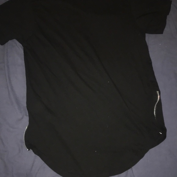 No name ruffled long tee 15$ 1 25$ 2 - Picture 4 of 4